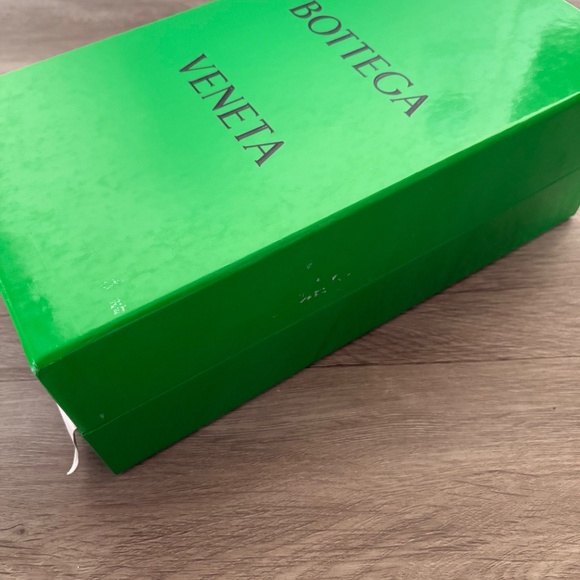 Bottega Veneta Shoe Box - Picture 2 of 2